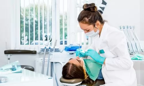 Orthodontiste : études, métier, salaire