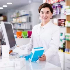 Pharmacien : études, diplômes, métier, salaire, formation