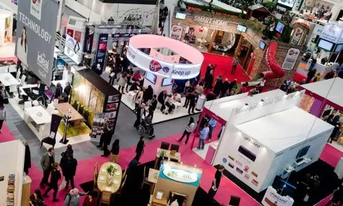 Commercial : études, diplômes, métier, salaire, formation