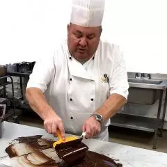 Chocolatier-confiseur : études, diplômes, métier, salaire, formation