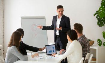 Responsable commercial : études, métier, salaire et formation