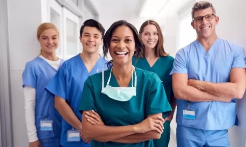 Métiers de la médecine : différences entre médical et paramédical Métiers de la médecine : différences entre médical et paramédical