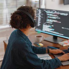 Pourquoi le développement web s&rsquo;ouvre de plus en plus aux femmes ?