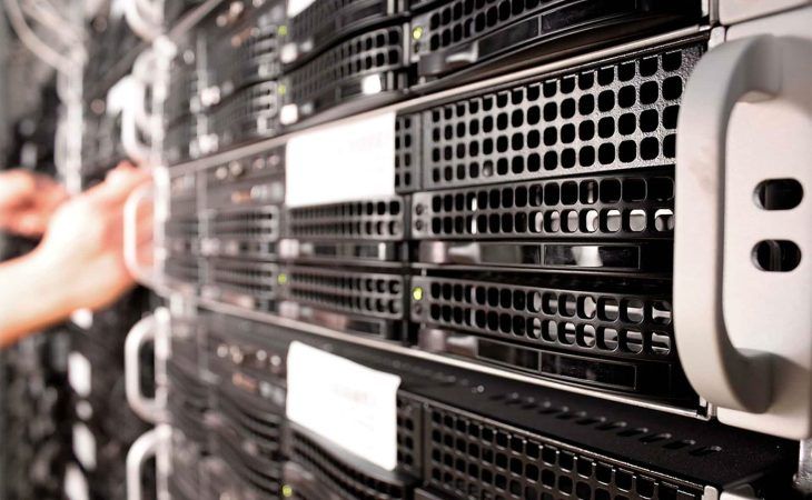 Hébergement web mutualisé vs dédié : quelle option pour votre projet en ligne ?
