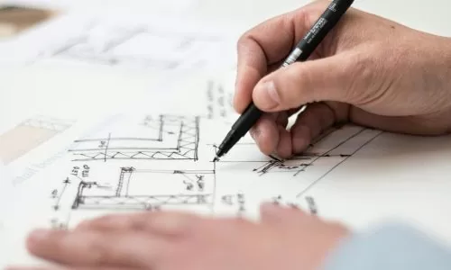 Dessinateur industriel: études, diplômes, statut, salaire, formation