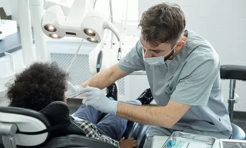 Dentiste : études, diplômes, statut, salaire, formation Dentiste : études, diplômes, statut, salaire, formation