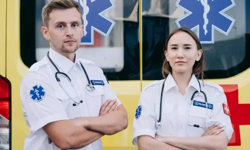 Ambulancier : études, diplômes, statut, salaire, formation