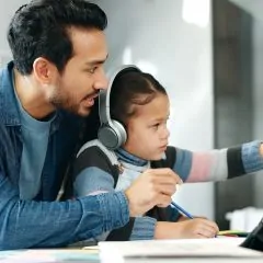 Accompagnant éducatif : études, diplômes, statut, salaire, formation