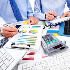 Se former à la finance peut vous aider à trouver un emploi