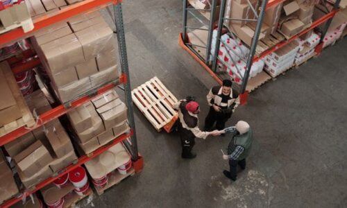 De la production à la logistique : les nombreux métiers qui recrutent dans l’agroalimentaire De la production à la logistique : les nombreux métiers qui recrutent dans l’agroalimentaire